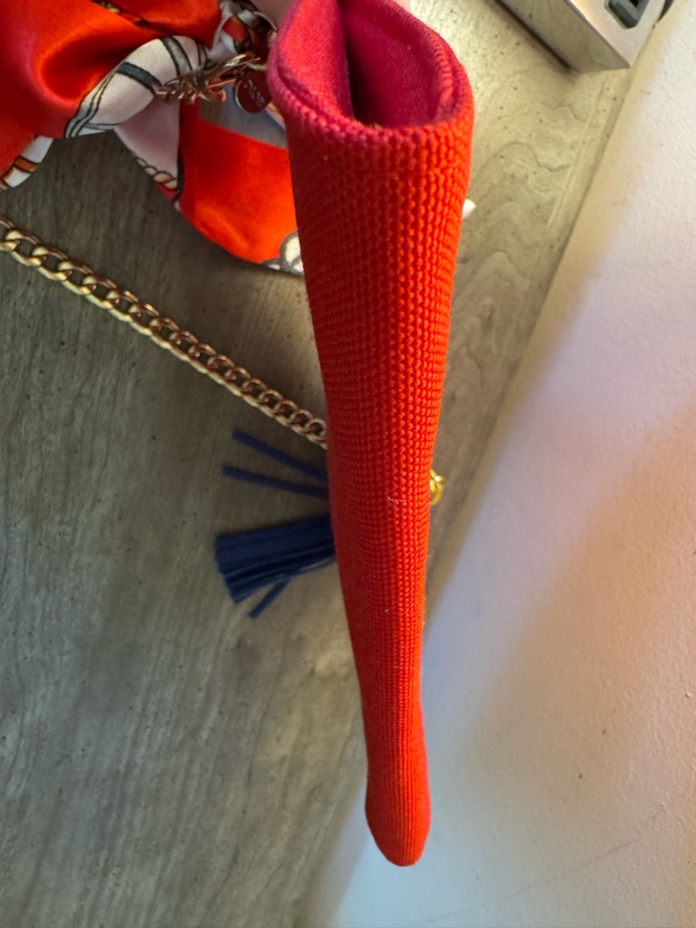 Christian Dior Beauté Red Women's Pouch with Chain Strap, scarf and Tassel. - Picture 3 of 10